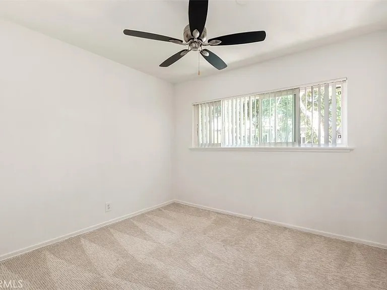 5851 Woodman Ave — Photo 13