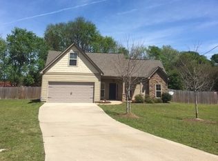 3 Churchill Dr, Fort Mitchell, AL 36856