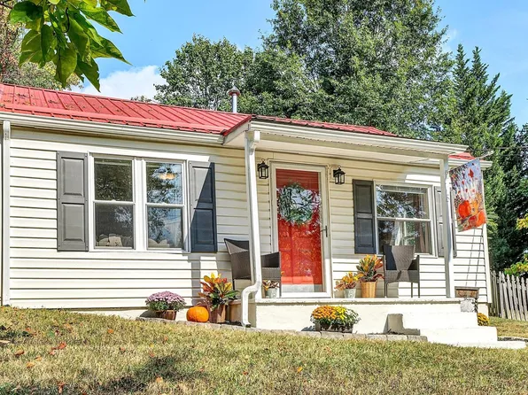 718 Goodwin Ave, Salem, VA 24153