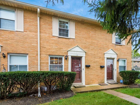 5742 Pine Tree St W APT J, Columbus, OH 43229