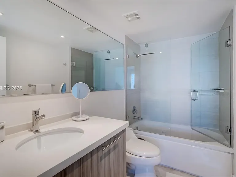 6700 Indian Creek Dr #1102 — Photo 2