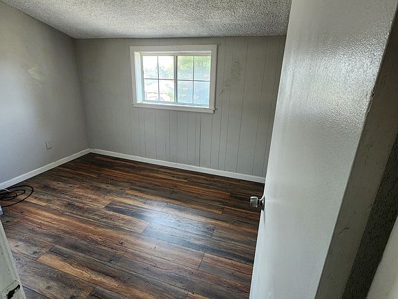 3rd image of 533 W Lime Ave #B