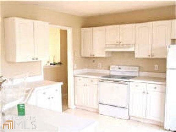 3rd image of 4822 Remington Dr