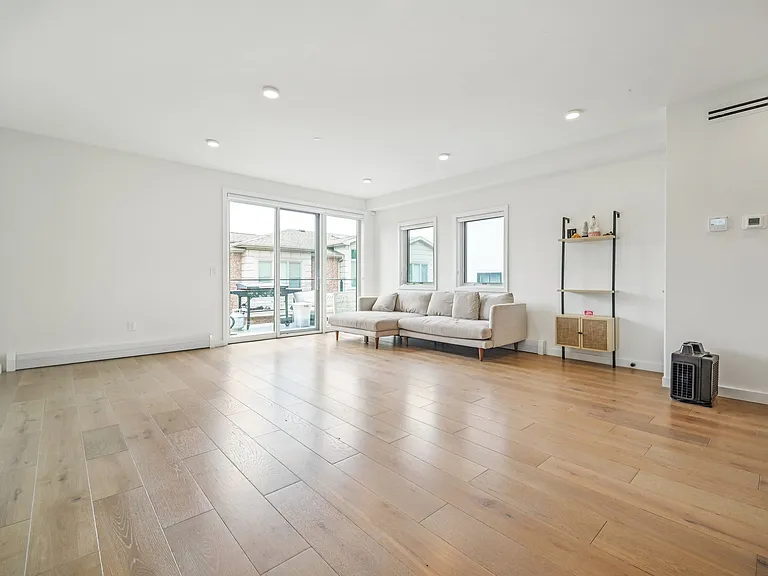 66B Henry Ave — Photo 7