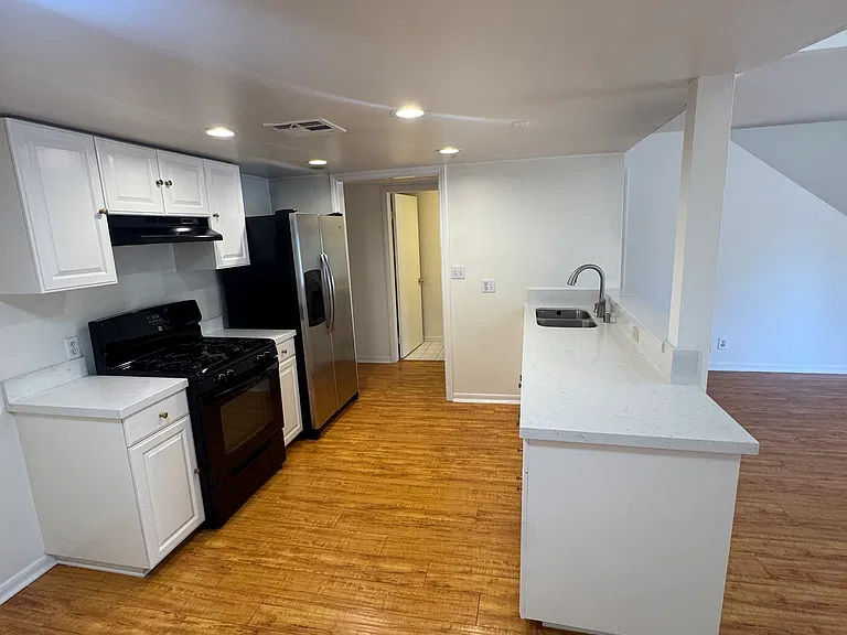 14435 Riverside Dr #3 — Photo 10