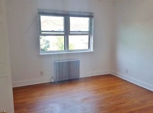 20-45 28th St #2AA, Astoria, NY 11105