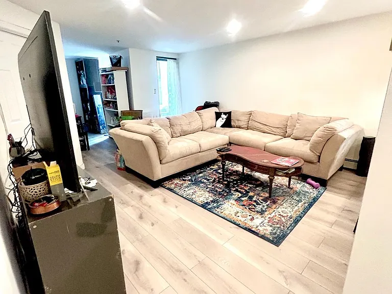1115 Willow Ave #6 — Photo 1