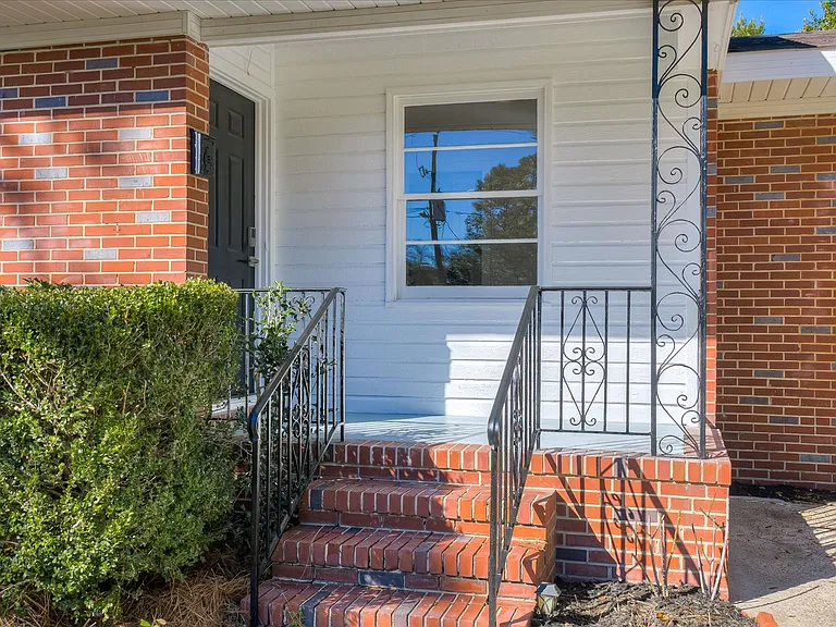 1613 Pendleton Rd — Photo 3