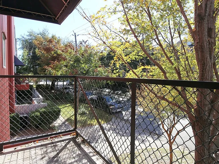 2819 Crawford St — Photo 24