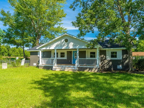 684 Root Branch Rd, Pineville, SC 29468