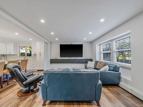 5th image of 360 Woodside Avenue