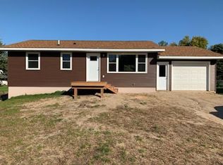 205 2nd St SW, Geneva, MN 56035