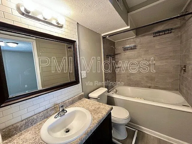 1408 Holland St #B — Photo 10