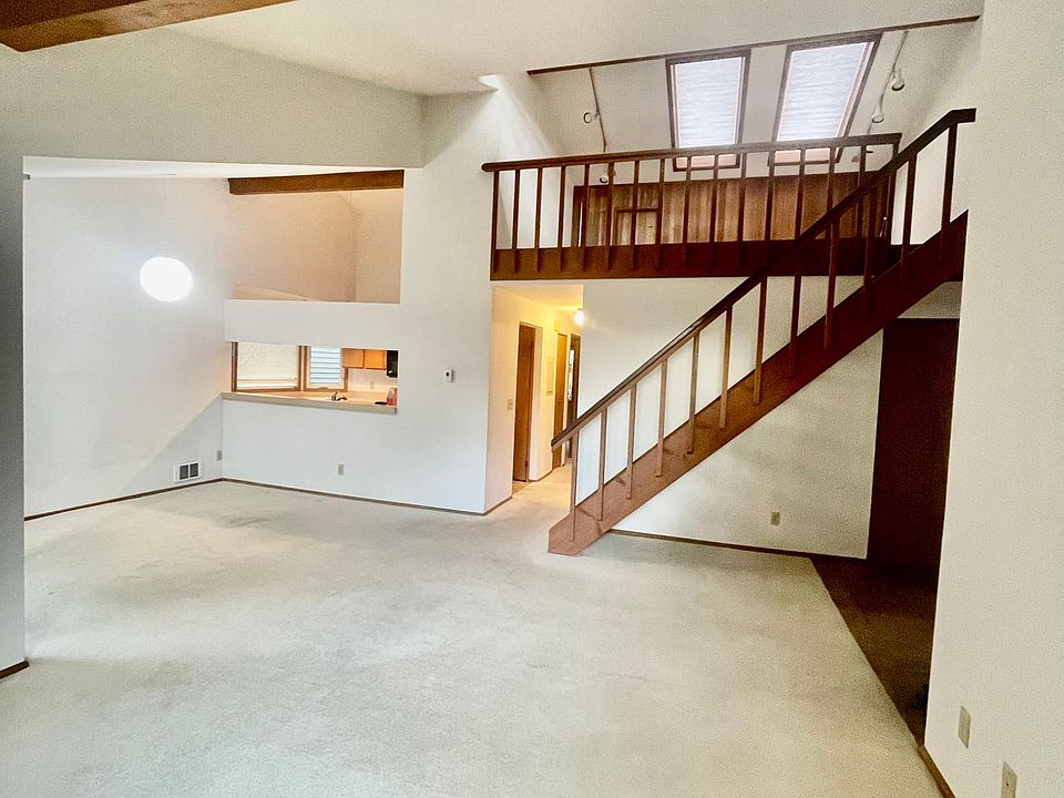 1st image of 11634 NE 70th Pl APT C