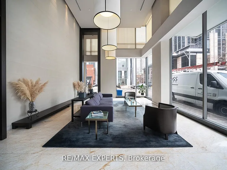 18 Yorkville Ave S #903 — Photo 19