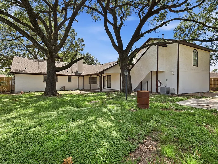 11507 Barwood Bend Dr — Photo 19
