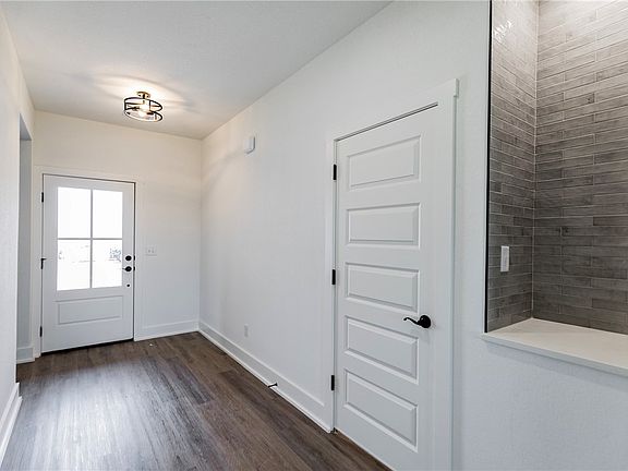 2nd image of 6605 SW High Meadow Blvd