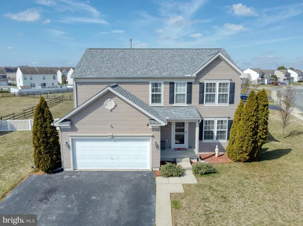 16 E Lone Tree Dr, Camden Wyoming, DE 19934