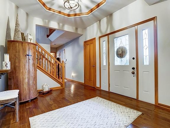 3rd image of 5097 Breckenhurst Dr