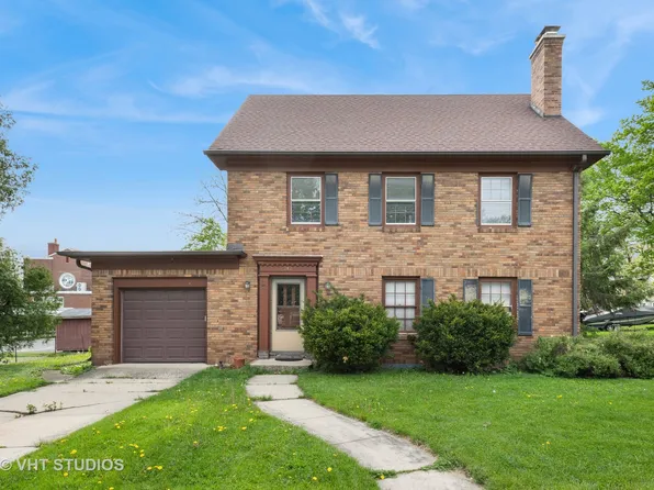 212 N 1st St, Elburn, IL 60119