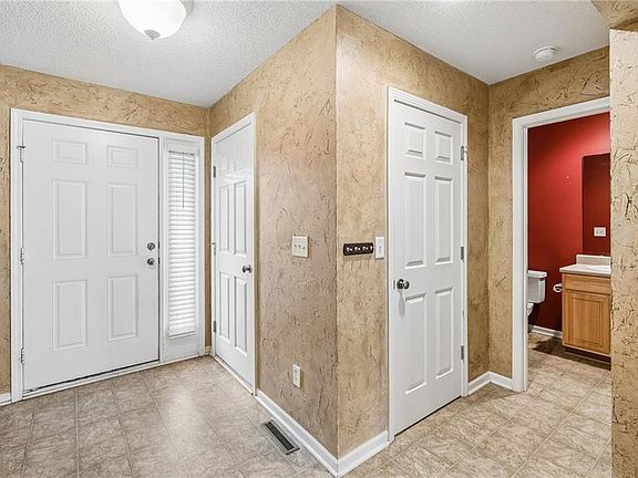 4th image of 13108 Washington Ct