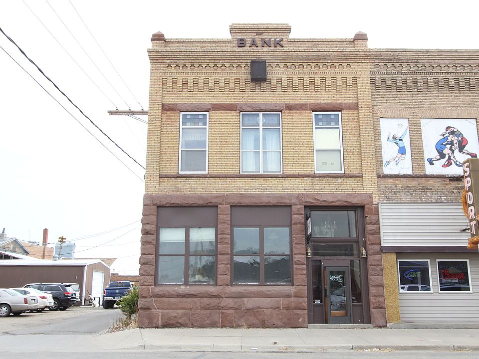 1st image of 15 Caledonia Avenue W