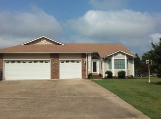 143 Hamilton Dr, Martin, TN 38237