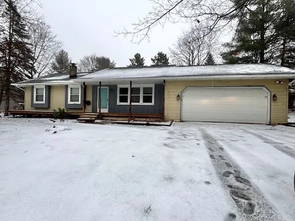 15177 Wacousta Rd, Grand Ledge, MI 48837