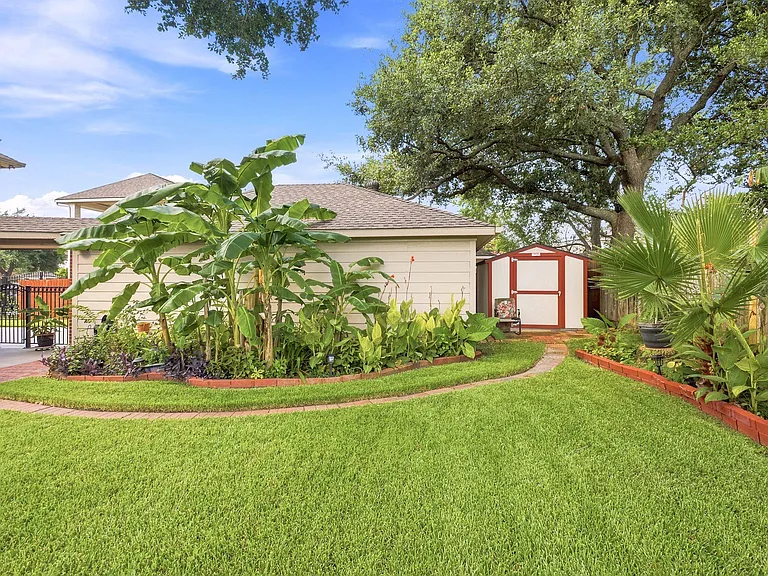 2718 Honeysuckle Walk — Photo 43