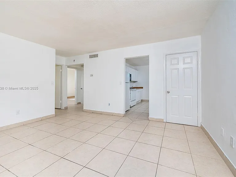 520 SW Krome Ter #1 — Photo 20