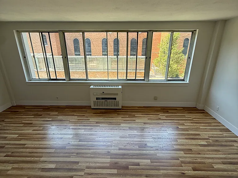 1000 East Ave #204 — Photo 17