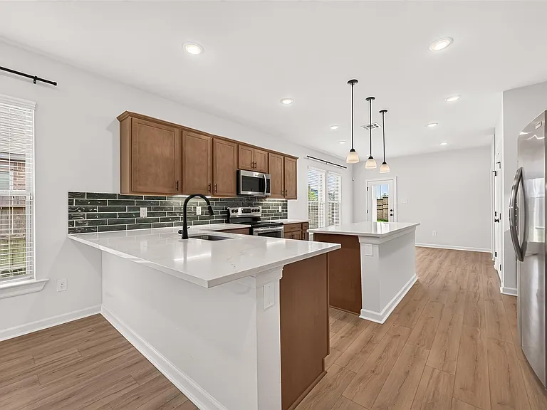 10726 Sky Creek Ln — Photo 13