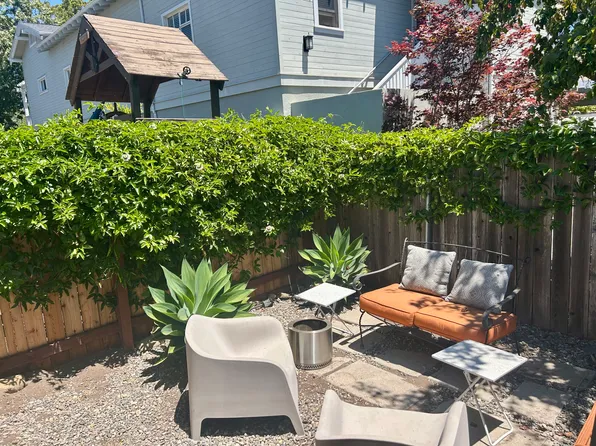 2435 Castillo St #1/2, Santa Barbara, CA 93105