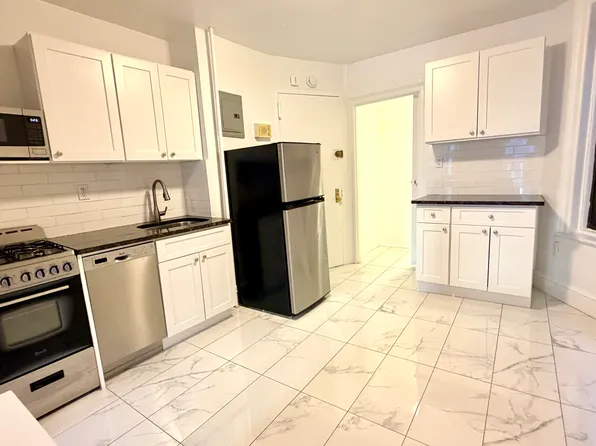 321 E 88th St APT 16, New York, NY 10128