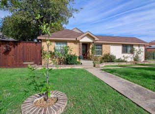 324 NE 12th St, Grand Prairie, TX 75050