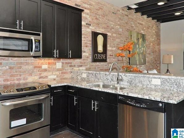 902 Barristers Ct #902