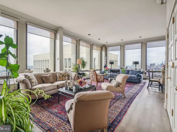 200 Locust St #Penthouse 1n, Philadelphia, PA 19106