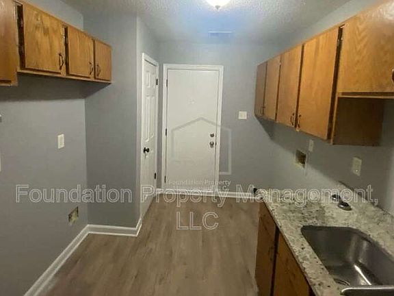 4th image of 2605 Whitman Ave