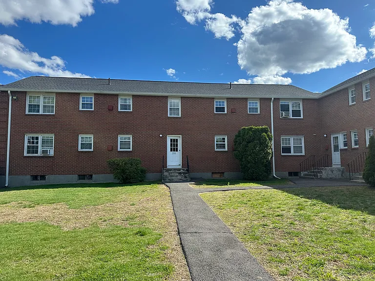 1256 Farmington Ave #C — Photo 9