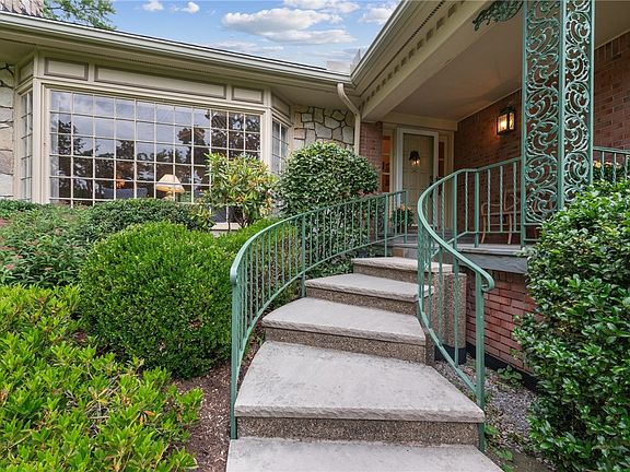 2nd image of 308 Rosslyn Rd