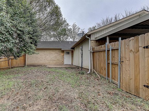 5th image of 702 Southwood Dr