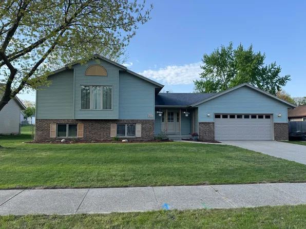 1406 Manorwood Dr SE, Kentwood, MI 49508