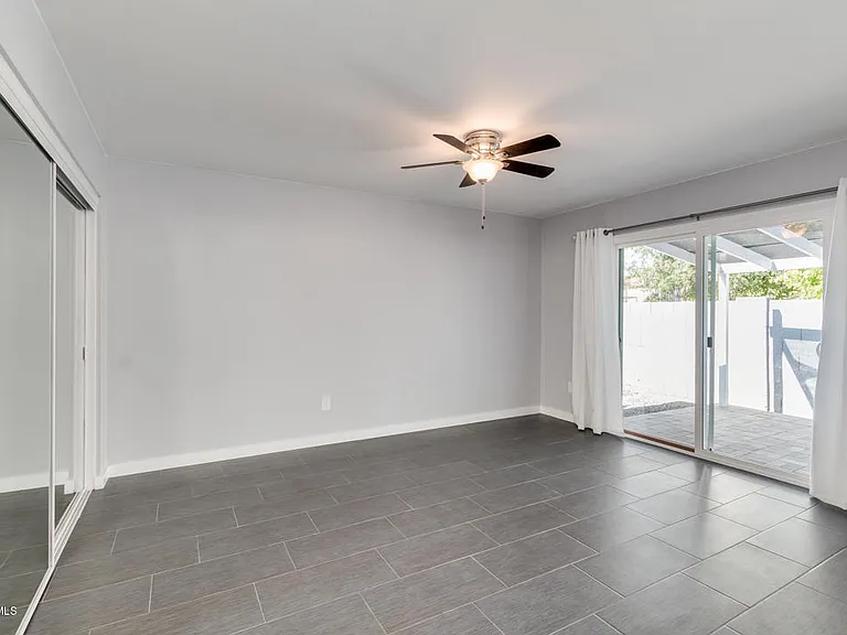 1115 W Barrow Dr — Photo 22