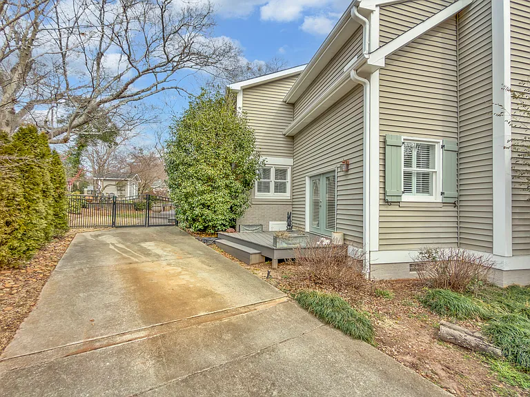 128 Rockwood Dr — Photo 51
