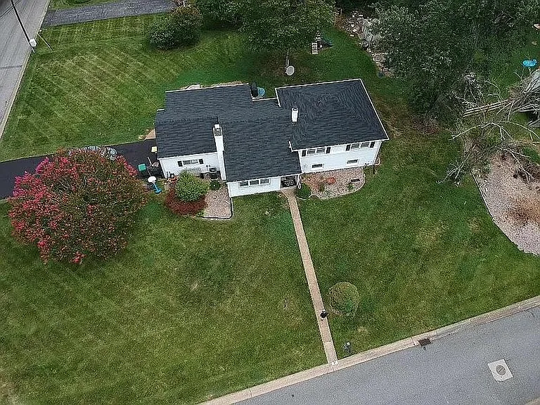 90 Dakota Ave — Photo 2