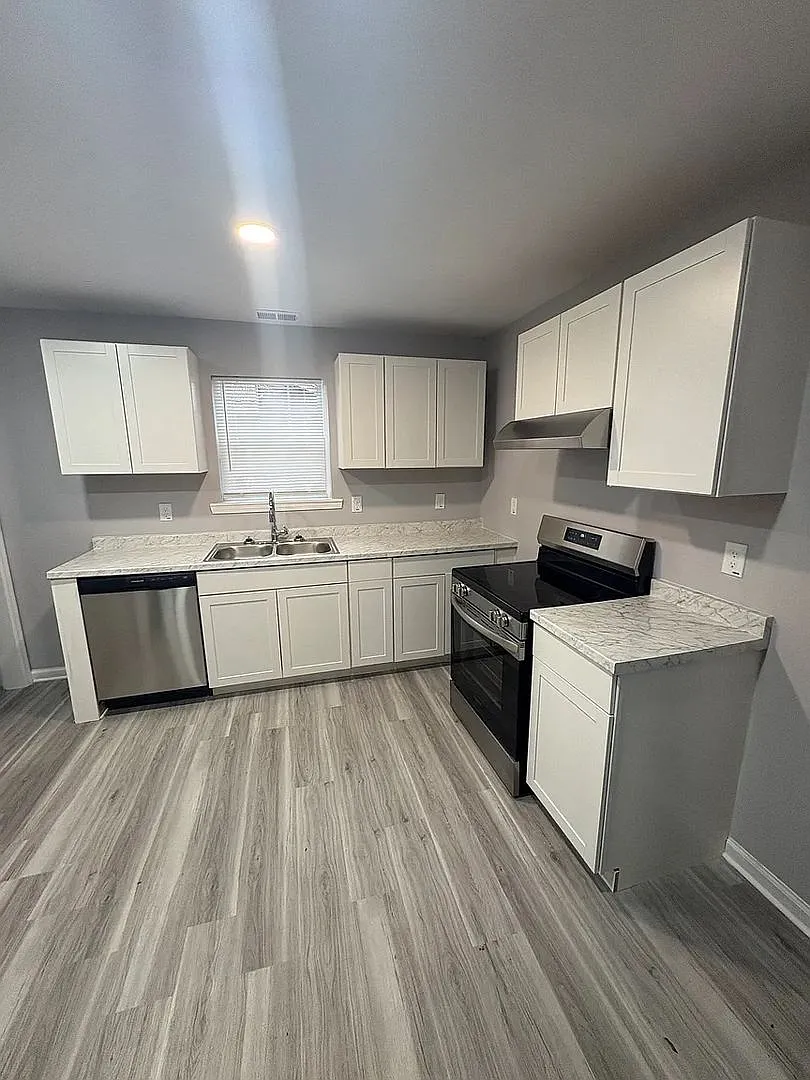 Room in 2 Bedroom Home at Pinedale Cir NW — Photo 3