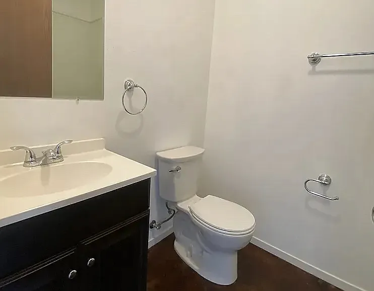 489 S Stewart St #4 — Photo 3