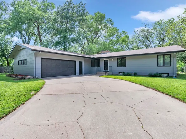 3 Jasper Ct, North Newton, KS 67117