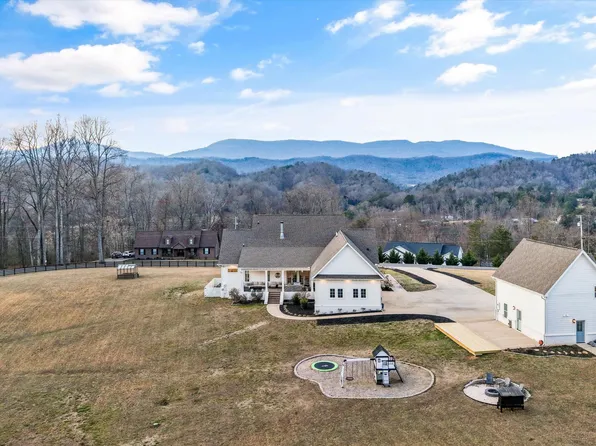 130 Hendren Ln, Clinton, TN 37716