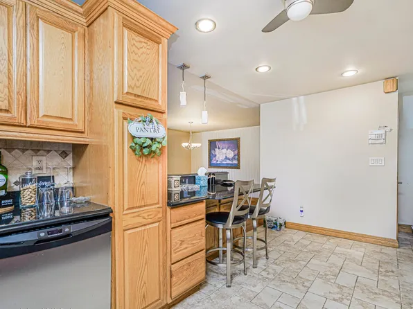 206 Benton Avenue image 9 of 30